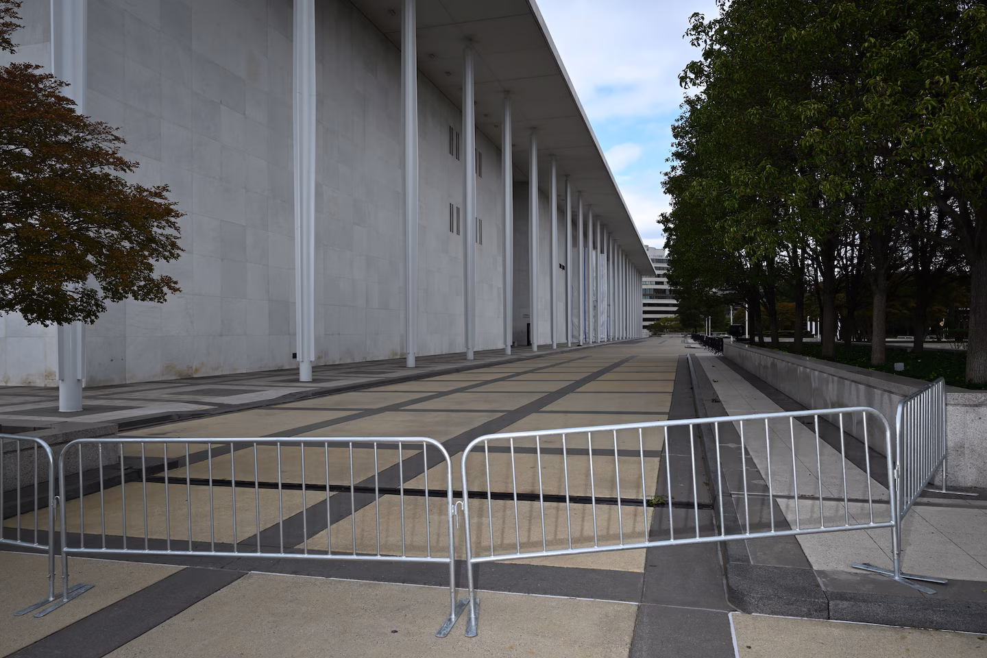 GOP senator blocks bill to stop Trump from demolishing Kennedy Center – The Washington Post GOP senator blocks bill to stop Trump from demolishing Kennedy