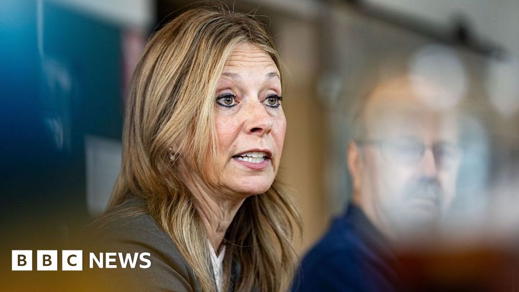 'This is despicable': Amy Acton responds to Ohio attack ad featuring her estranged mother – BBC 'This is despicable': Amy Acton responds to Ohio attack ad