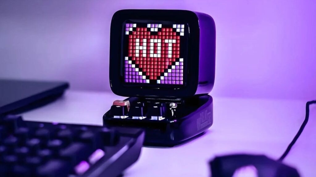 12 Fun USB-C Gadgets For Your Home Office Desk 12 Fun USB C Gadgets For Your Home Office Desk