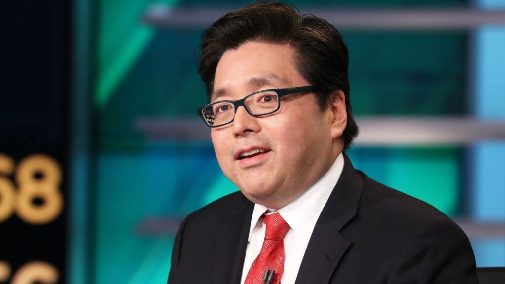 Bitcoin Price Slips Under $84K as Tom Lee Eyes Biggest
