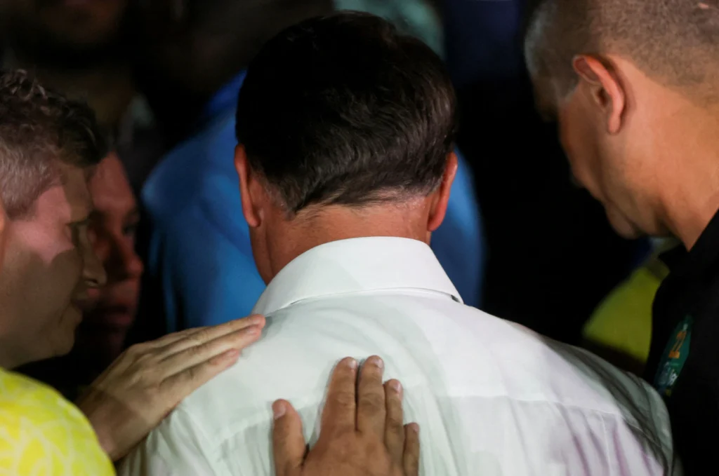 Bolsonaro is granted a visa to enter the U.S. after