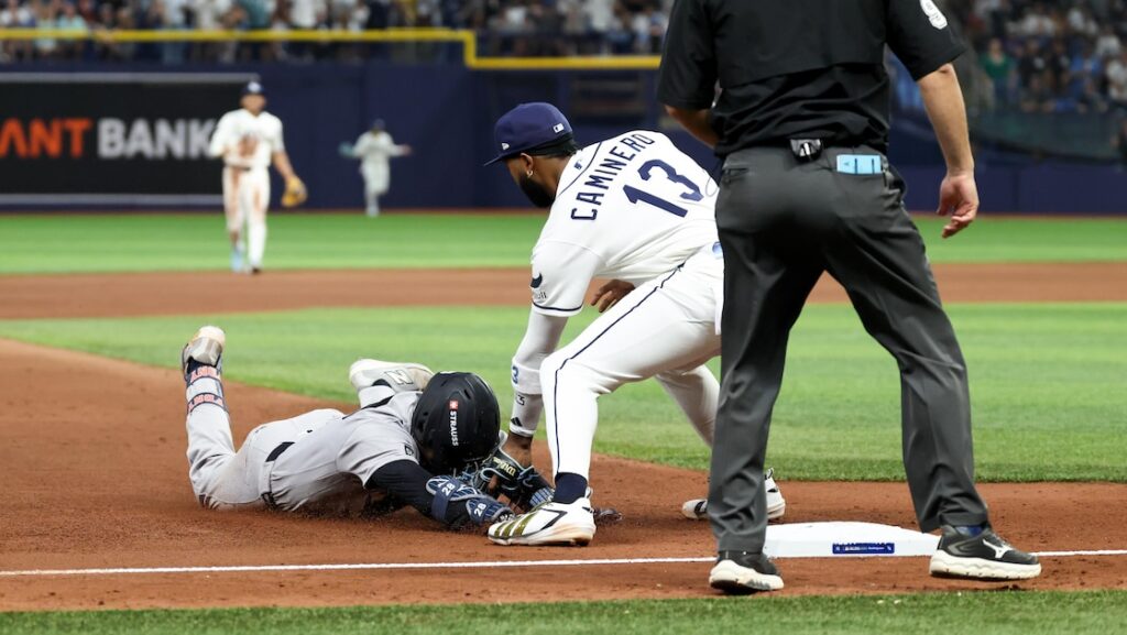 Boone Calls Out Austin Wells' Costly Base Running Decision in Yankees'