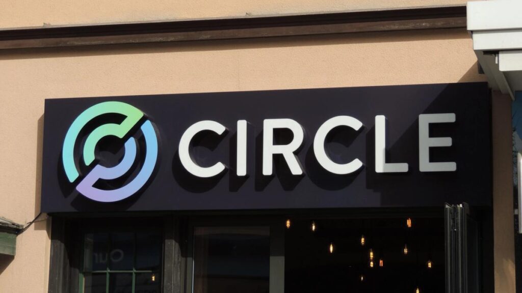 Circle defends USDC economics as stablecoin rivals court its partners