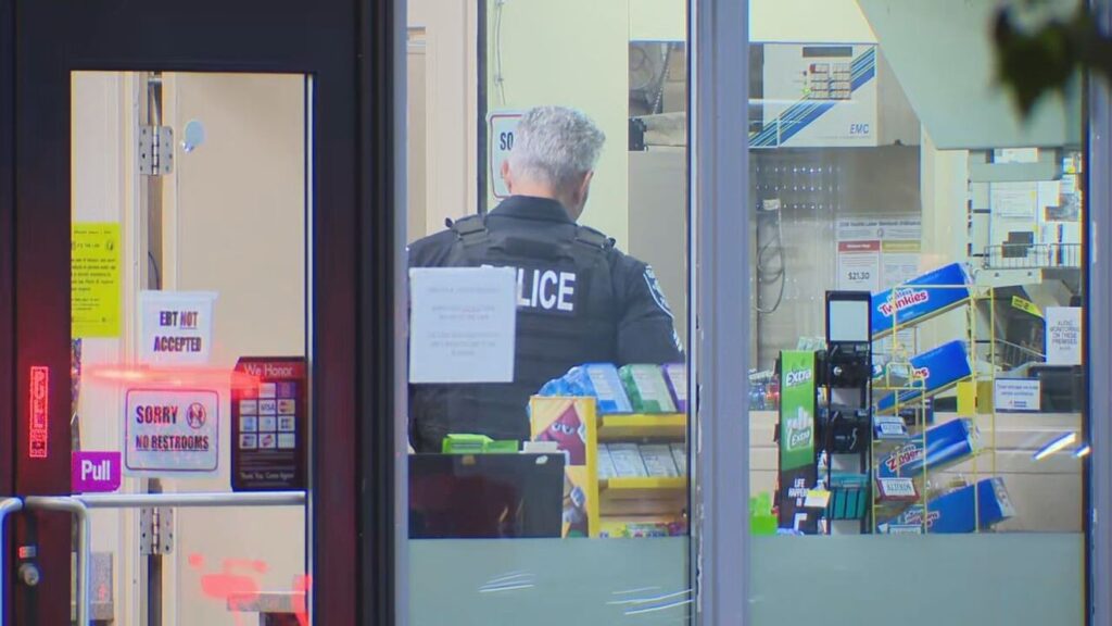 Clerk shot, killed inside gas station minimart near Seattle Center