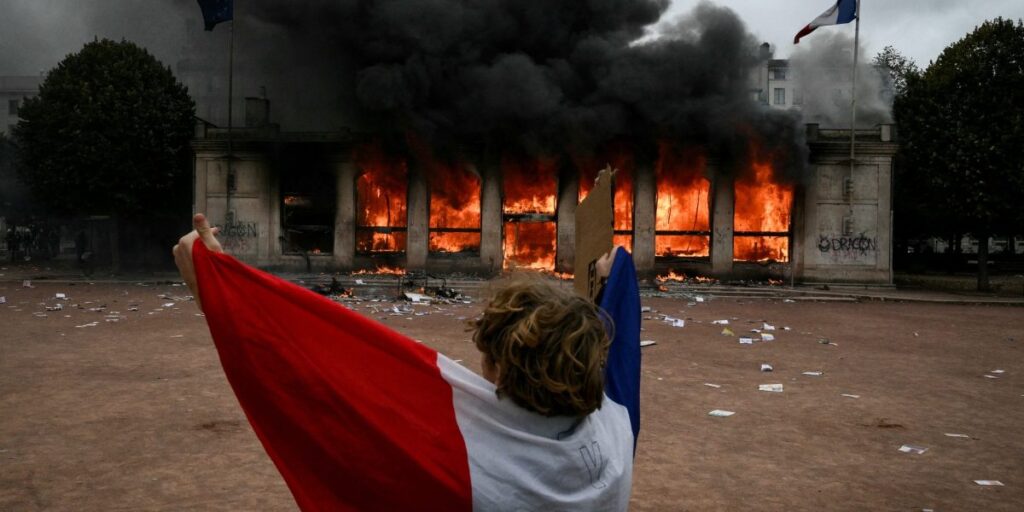 'France, truly, is on the brink' and days away from