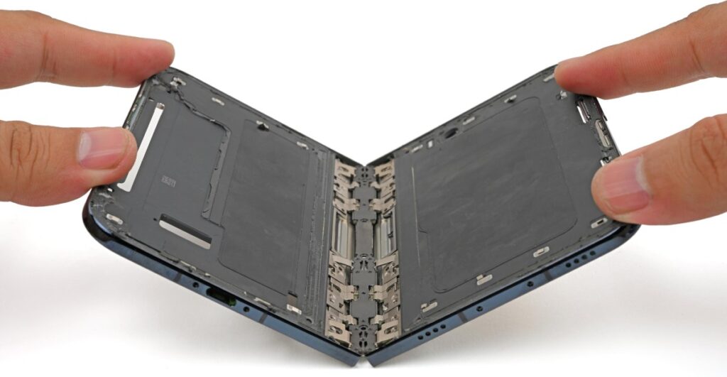 Here’s why the iPhone Duo’s hinge could be cracking the