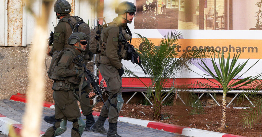 Israel orders West Bank lockdown after Hebron shooting attack Israel orders West Bank lockdown after Hebron shooting attack