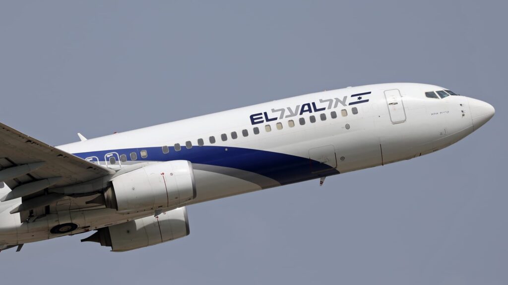 Israeli election draws tens of thousands flying back to vote Israeli election draws tens of thousands flying back to vote