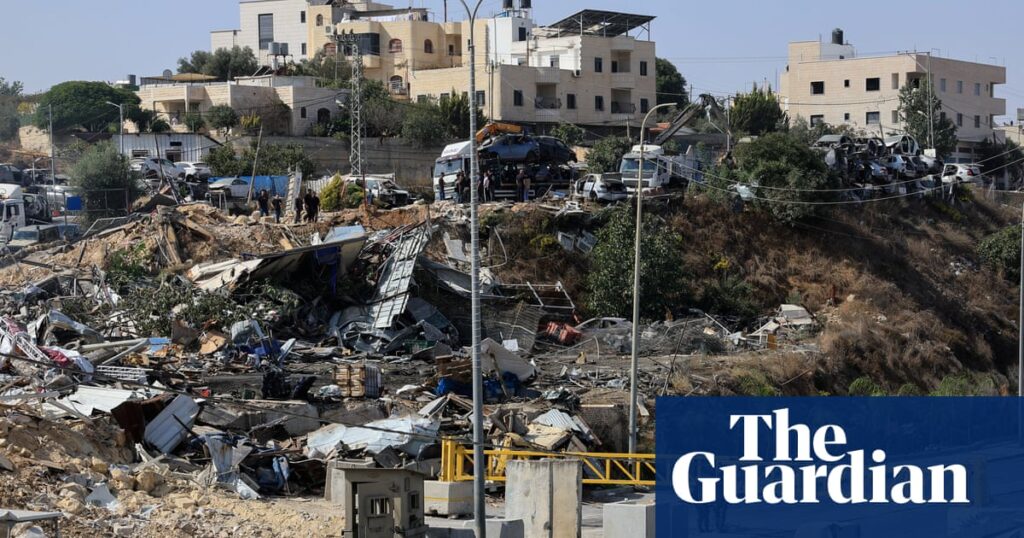 Israeli soldiers raze neighbourhood in Hebron, driving families from homes | West Bank Israeli soldiers raze neighbourhood in Hebron, driving families from homes