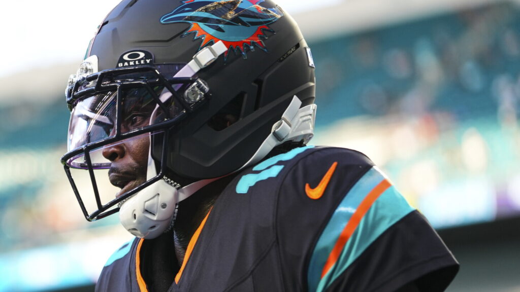 Jury returns mixed verdict in Tyreek Hill civil battery case, awards $500,000 to ex-wife Jury returns mixed verdict in Tyreek Hill civil battery case,