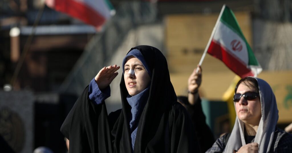 Live Updates: Vance seems to soften Iran nuclear demands, Rubio says Tehran has "lost control" of Strait of Hormuz – CBS News Live Updates: Vance seems to soften Iran nuclear demands, Rubio