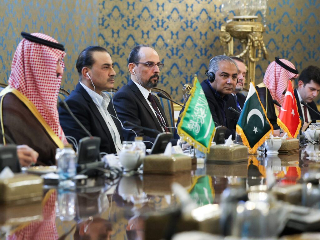 Mecca defence alliance members in Tehran to defuse Iran-US, Yemen tensions | US-Israel war on Iran News Mecca defence alliance members in Tehran to defuse Iran US, Yemen