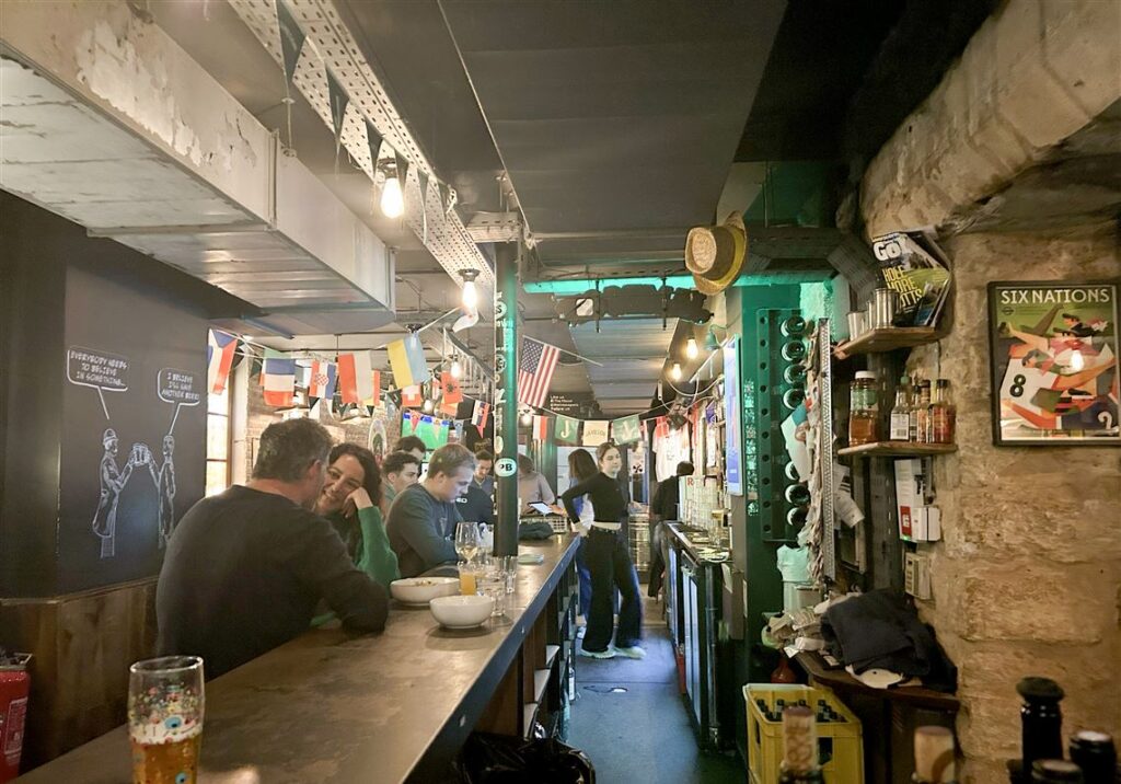 Noah Hiles: My journey to find an NFL bar in