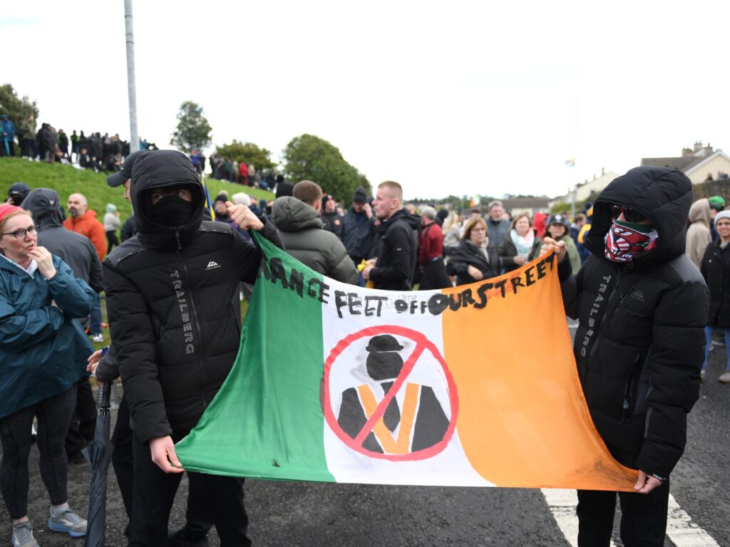 Northern Ireland’s Sinn Fein faces police probe as protest tensions fester | Protests News Northern Ireland’s Sinn Fein faces police probe as protest tensions