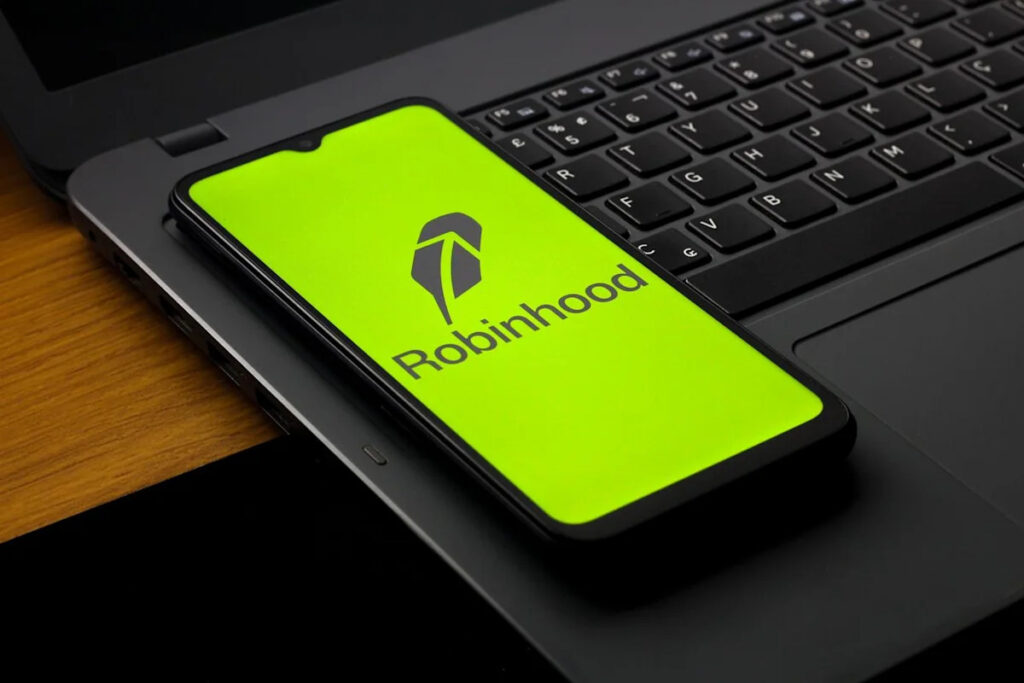 Robinhood Stock Drops Despite Mizuho's $130 Price Target As Crypto
