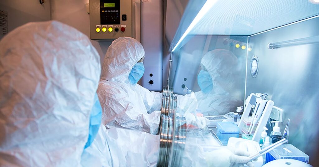 Russian lab worker dies of suspected plague as 200 enter medical observation Russian lab worker dies of suspected plague as 200 enter