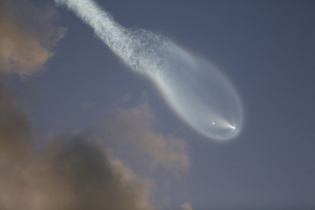 Space jellyfish makes tiny encore as weather clears for SpaceX