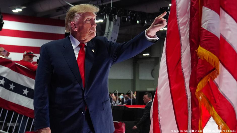 Trump says Ukraine should elect a new president Trump says Ukraine should elect a new president