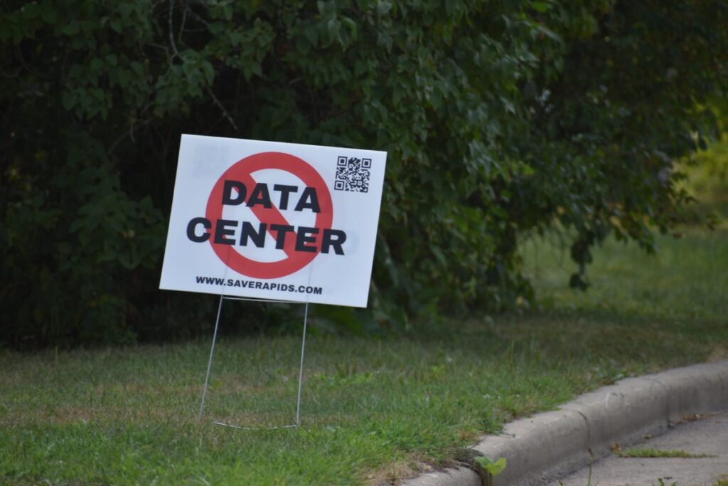 Wisconsin Rapids alder loses recall election after email over data