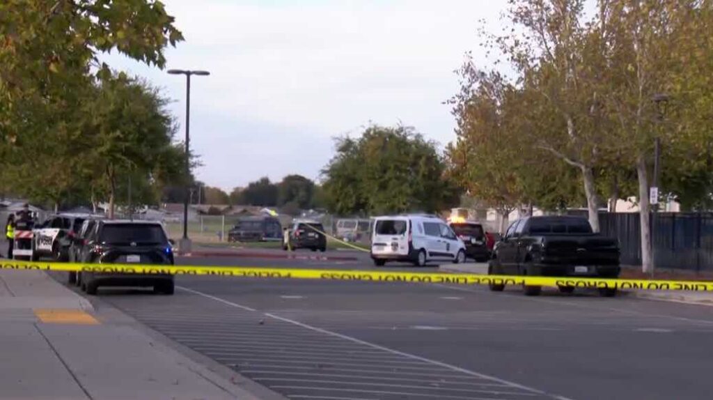 Woman, juvenile both struck by vehicle in Sacramento Woman, juvenile both struck by vehicle in Sacramento