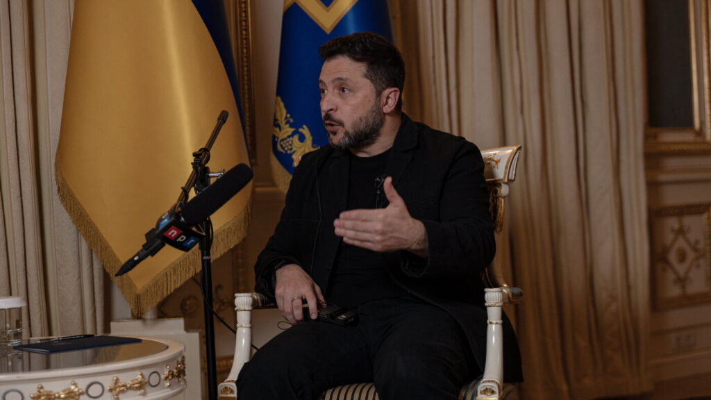 Zelenskyy interview: U.S. warns Ukraine it could cut intel sharing