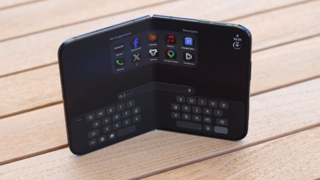 iPhone Duo displays are reportedly cracking along the hinge on launch day IPhone Duo displays are reportedly cracking along the hinge on
